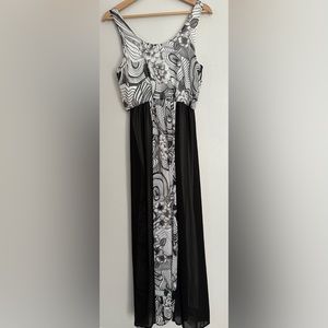 Potter’s Play Los Angeles Black/White Sleeveless Maxi Dress size Medium